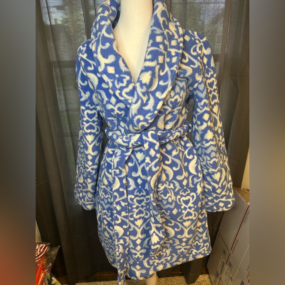 PINK Victoria's Secret Blue Patterned Robe